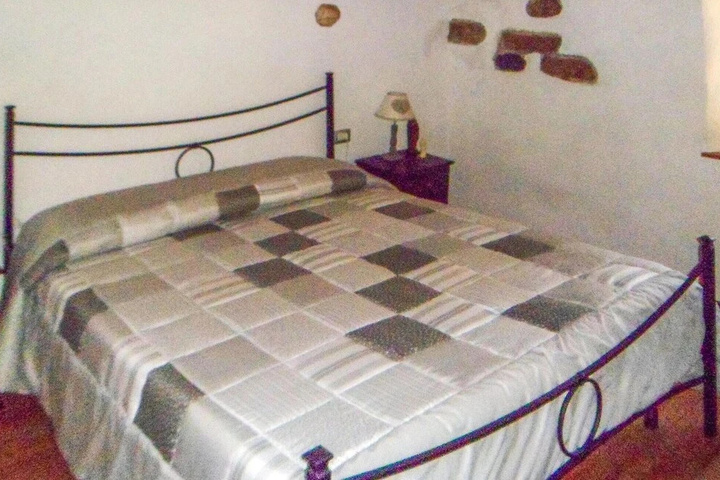 Room 4 of 10
