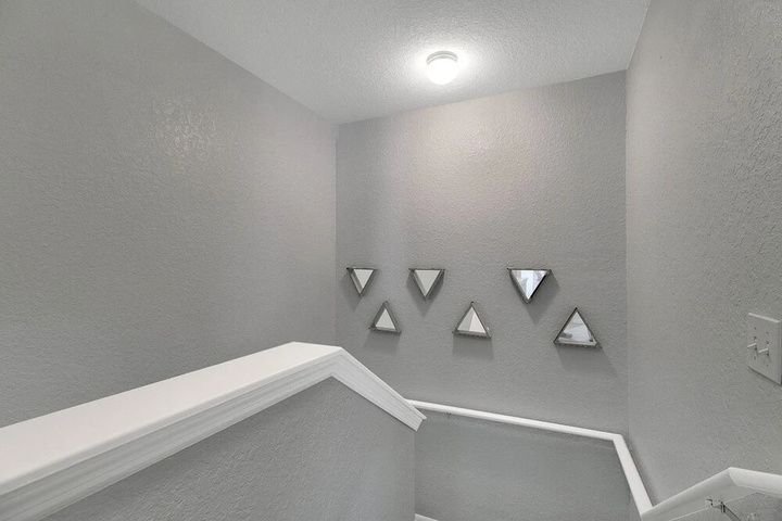 Room 10 of 22