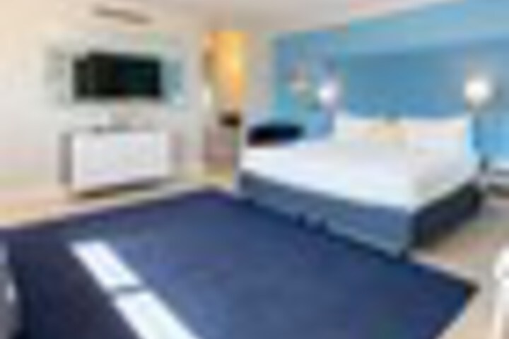 Room 53 of 120