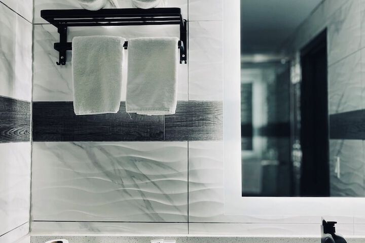 Room 11 of 11