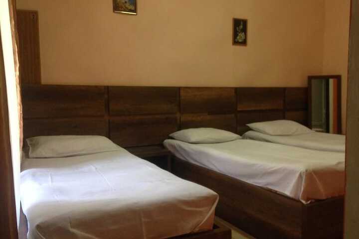 Room 5 of 17