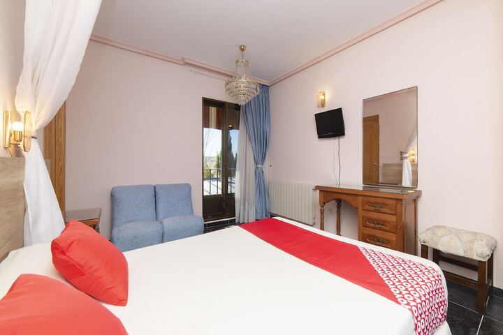 Room 10 of 28