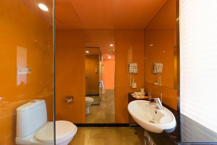 Room 16 of 22