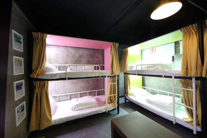 Room 15 of 42