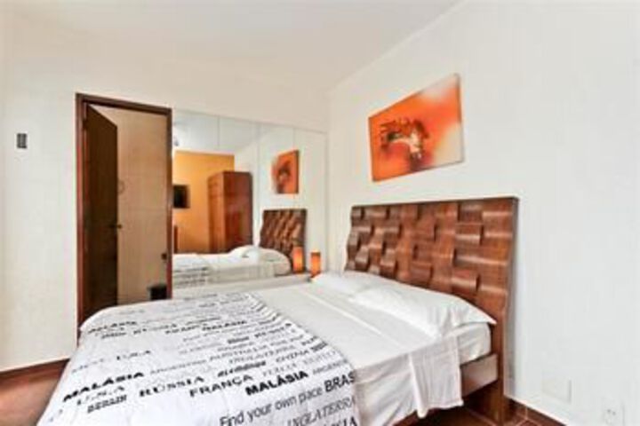 Room 13 of 28
