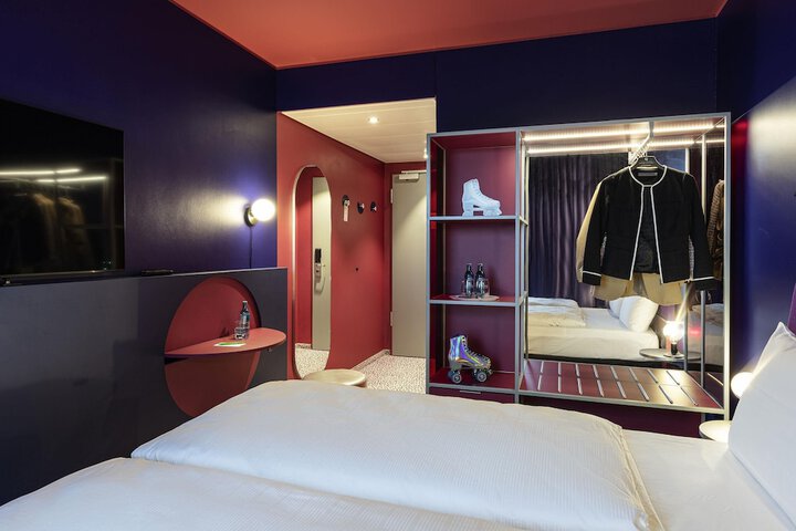 Room 39 of 65