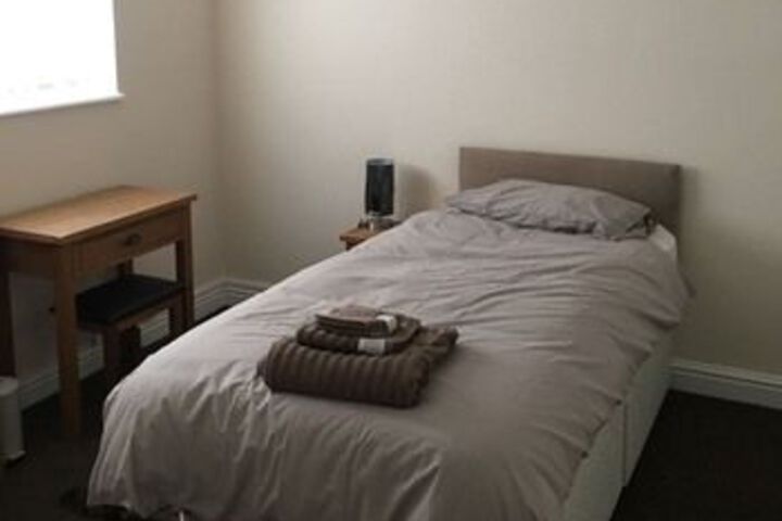 Room 11 of 16