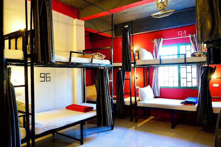 Room 42 of 155