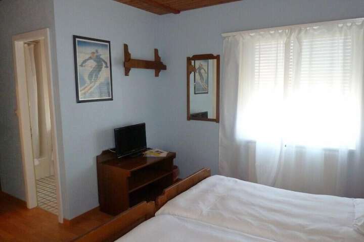 Room 13 of 21