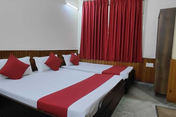 Room 12 of 22