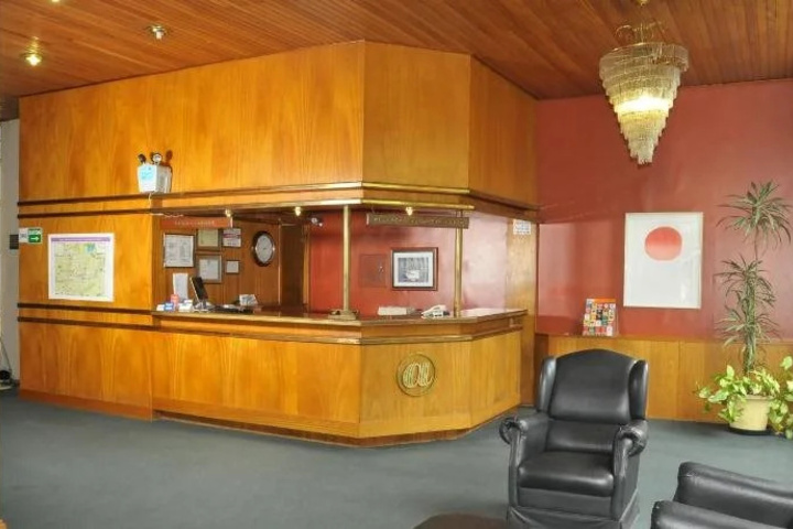 Entrance & Lobby