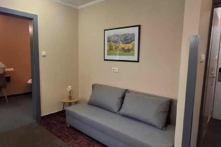 Room 12 of 51