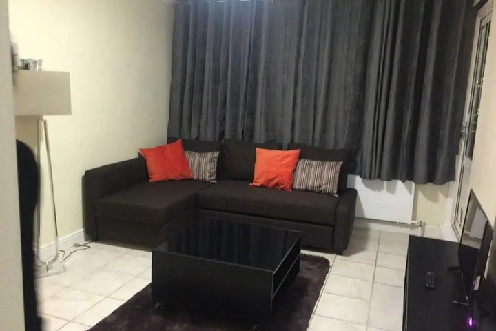 Room 4 of 13