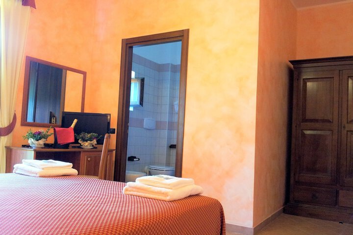 Room 11 of 132