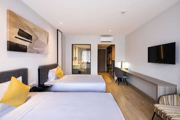 Room 7 of 37