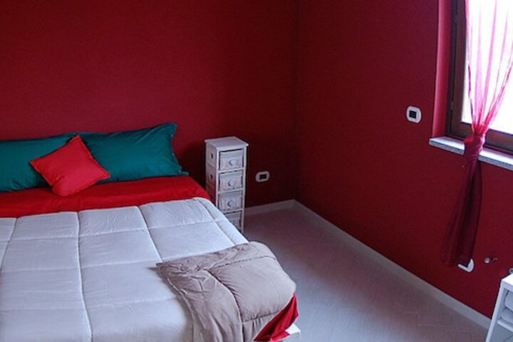 Room 5 of 38