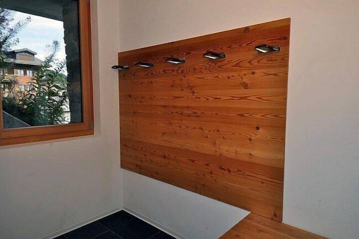 Room 5 of 20