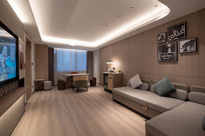 Room 9 of 53
