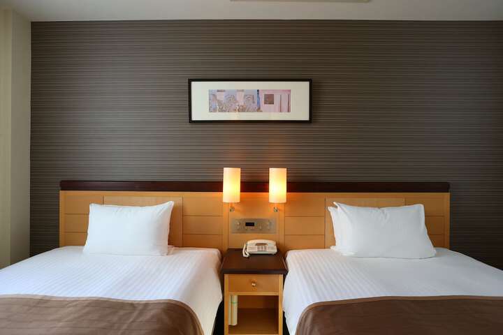 Room 11 of 73