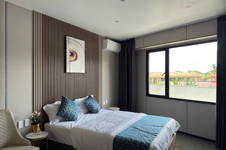 Room 17 of 32