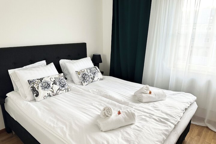 Room 2 of 25