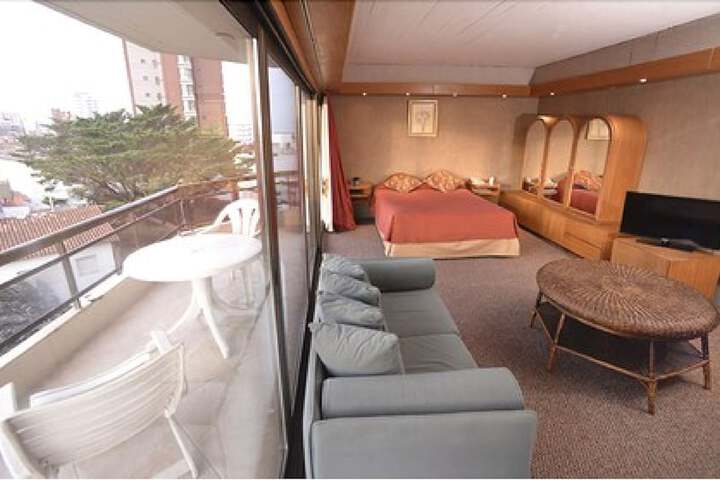 Room 7 of 62