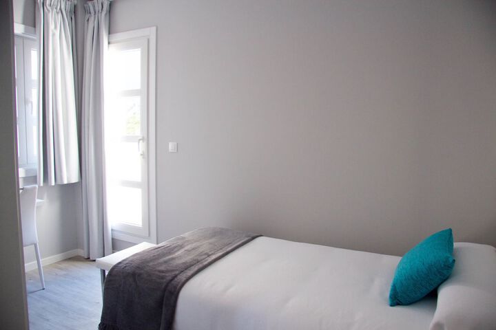 Room 9 of 11