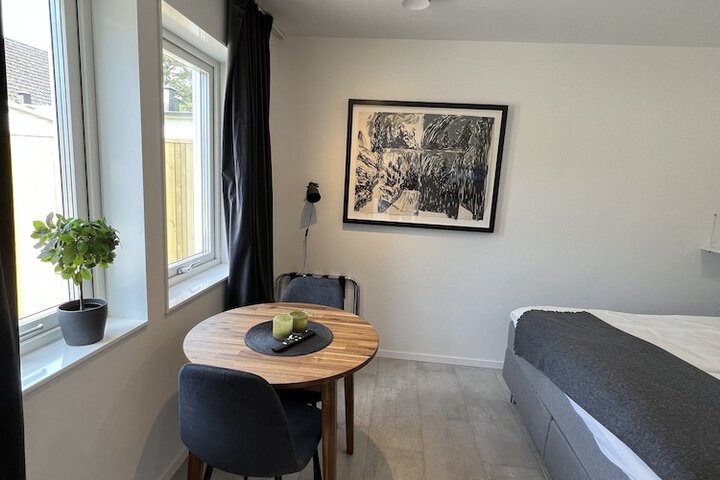Room 6 of 38