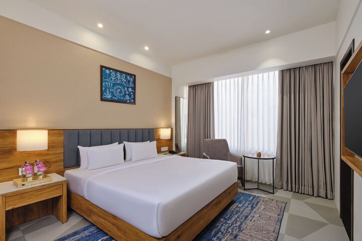 Room 11 of 25