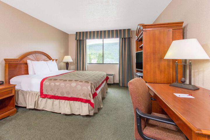 Room 8 of 27