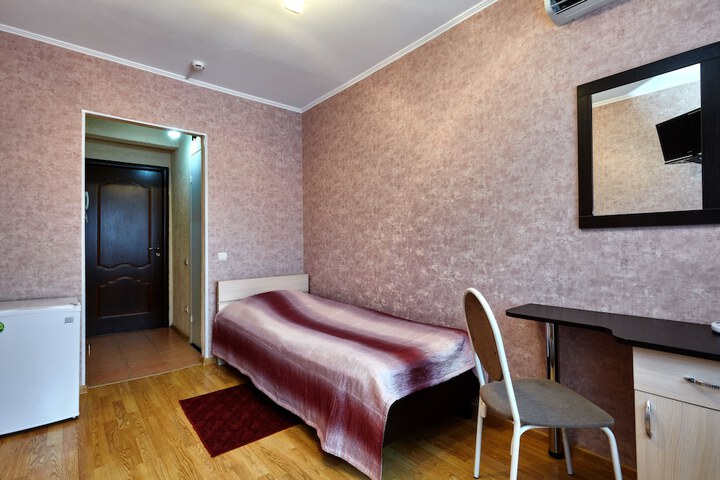 Room 11 of 30