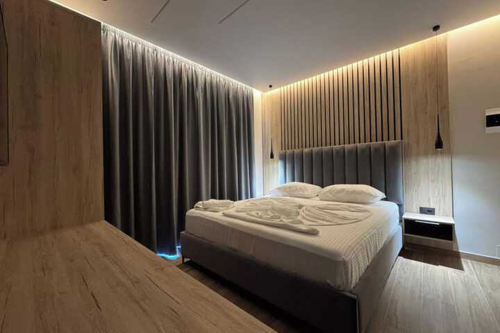 Room 41 of 85