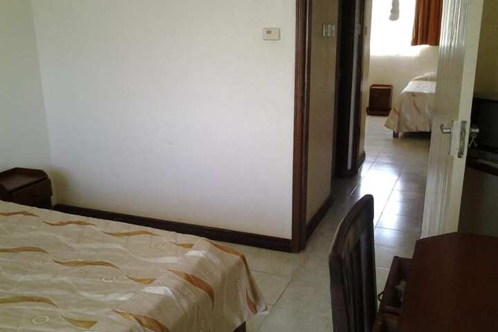 Room 9 of 25