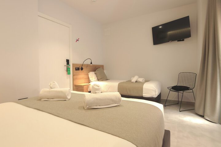 Room 17 of 120