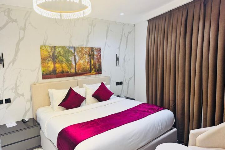 Room 14 of 36