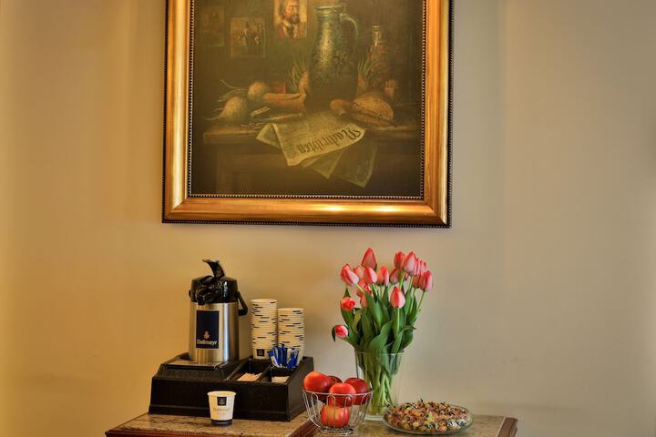 Guest Lobby