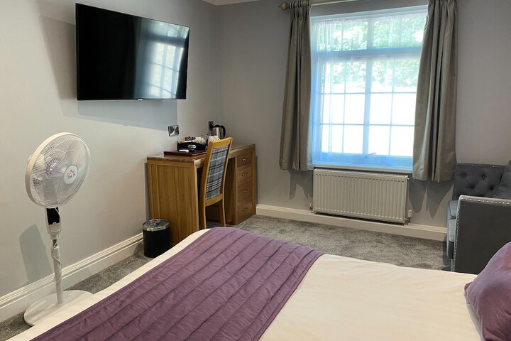 Room 12 of 84