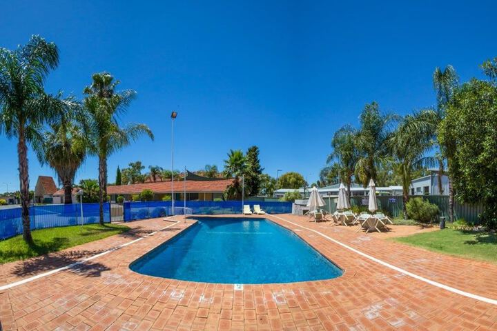 Hotel with Pool