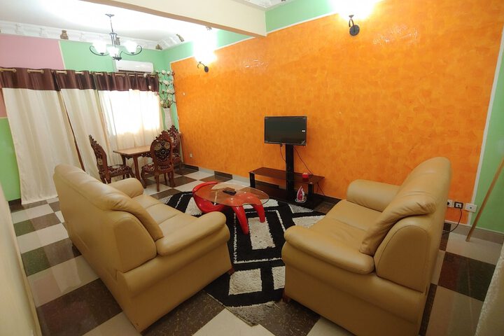 Room 1 of 8