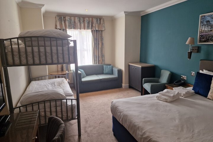 Room 27 of 149
