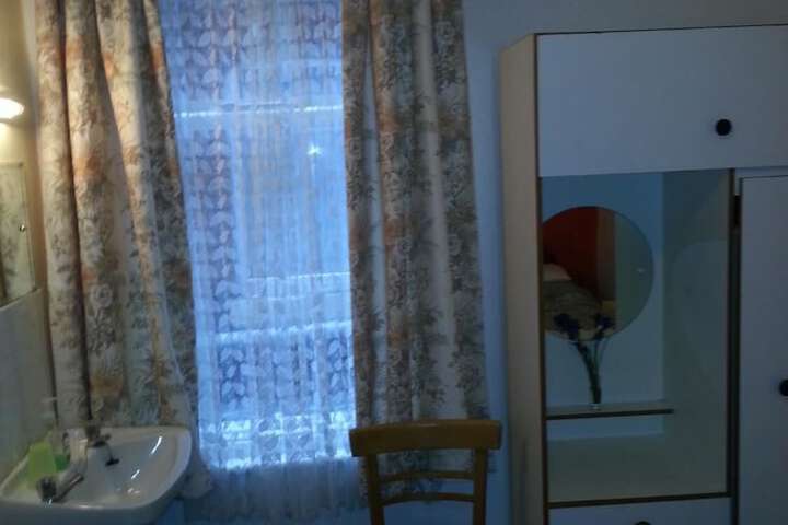 Room 28 of 72
