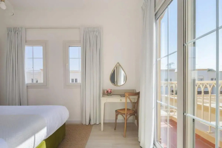 Room 3 of 18