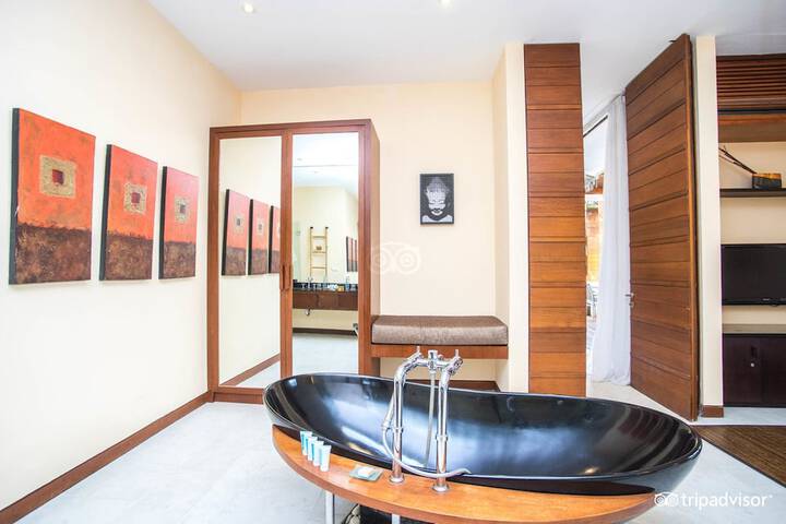 Room 28 of 64