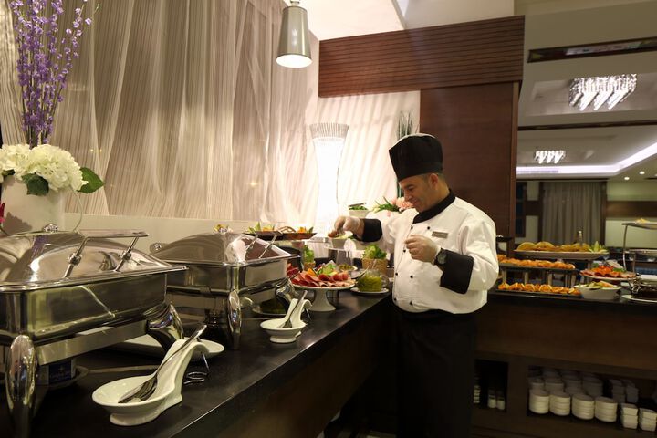Dining 49 of 77