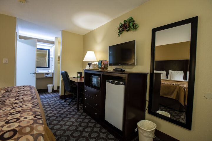 Room 17 of 79