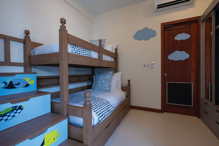 Room 8 of 121
