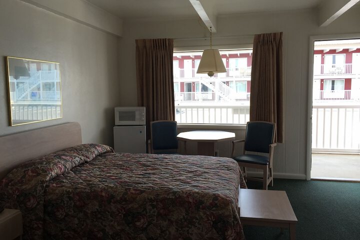 Room 5 of 34