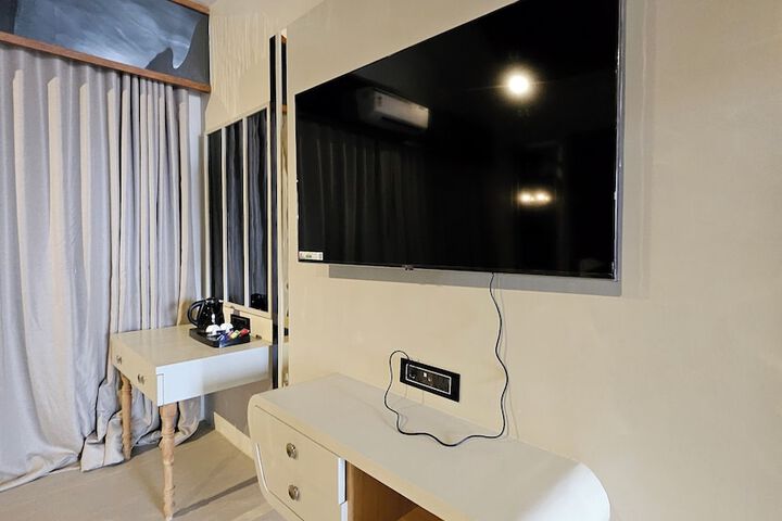 Room 42 of 63