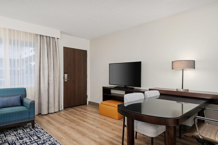 Room 44 of 107