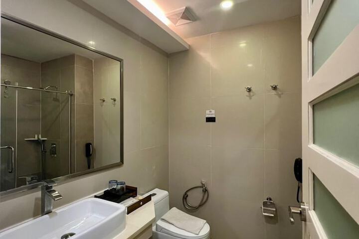 Room 7 of 30